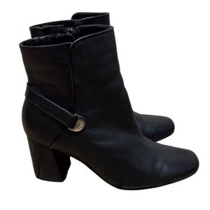 Bella-Vita Womens Black Leather Ankle Boots Sz 8WW